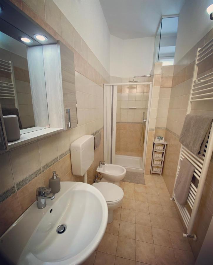 Апартаменты Casa Via Roma Интра Экстерьер фото